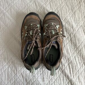 Patagonia Brown and Teal Women’s Low Hiking Boots Size 9.5
